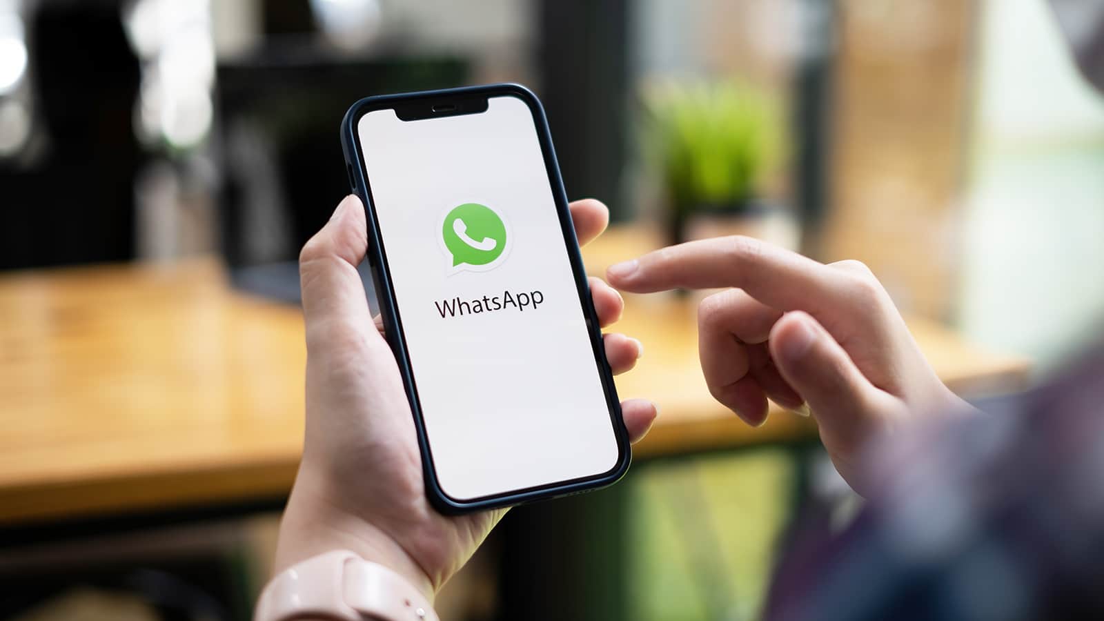 WhatsApp allows users to activate the spam blocking feature directly