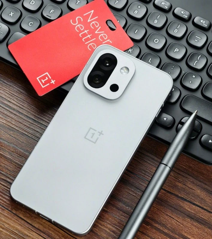 مبيعات OnePlus 13T القوية تعكس نمو الطلب على الهواتف الفاخرة المدمجة مبيعات OnePlus 13T القوية تعكس نمو الطلب على الهواتف الفاخرة المدمجة