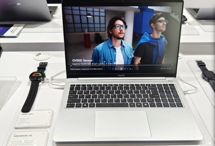 است unveiling: Megabook S16 - لابتوب خفيف بزاوية 16 بوصة مع معالج Core i9 وخصائص ذكاء اصطناعي في معرض #Computex2025 است unveiling: Megabook S16 - لابتوب خفيف بزاوية 16 بوصة مع معالج Core i9 وخصائص ذكاء اصطناعي في معرض #Computex2025